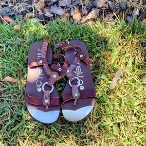Little girls shoes/sandals size 30 eu/ 12 us